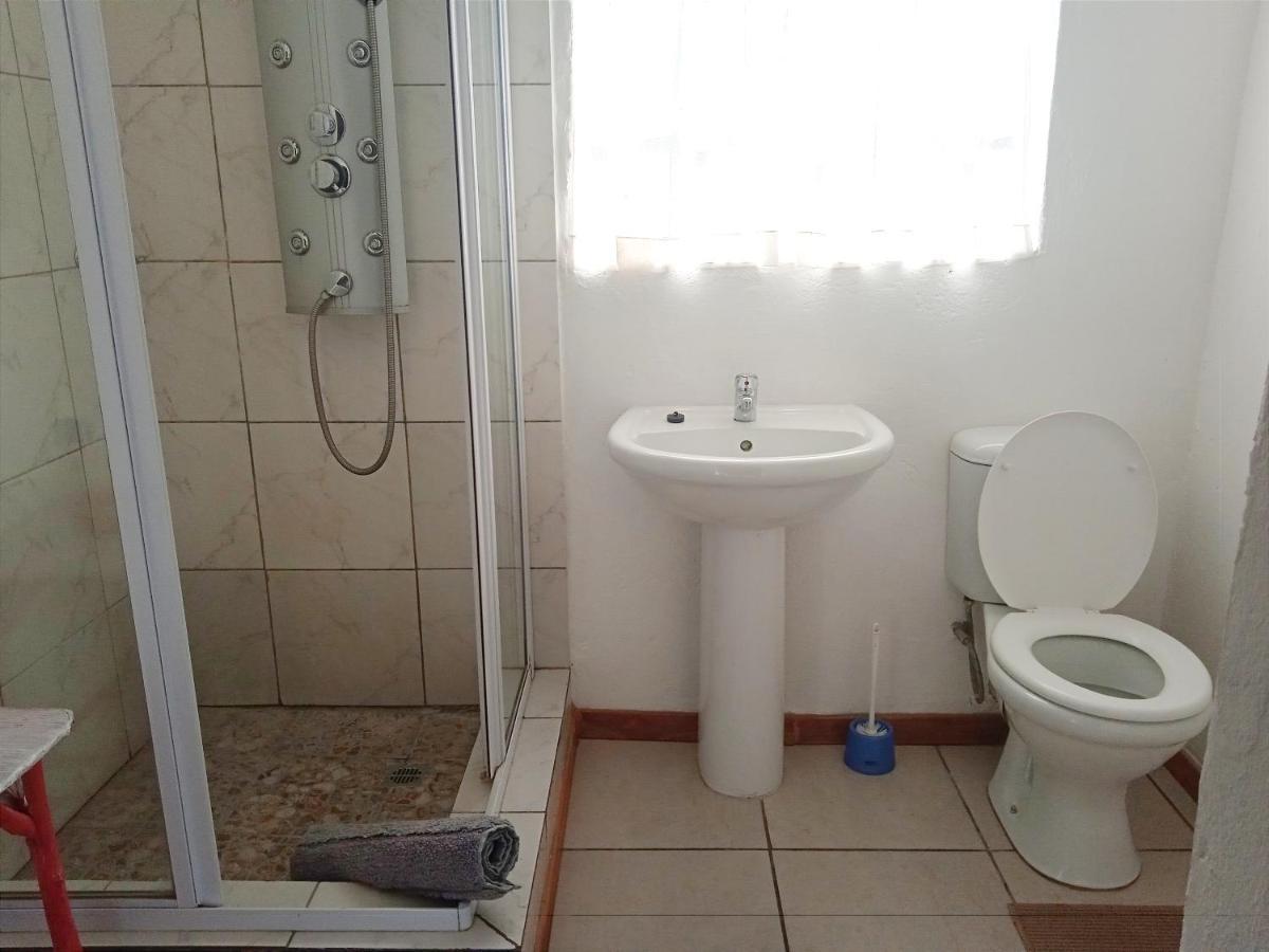 Rheola'S Guest Cottage Harrismith Exterior foto